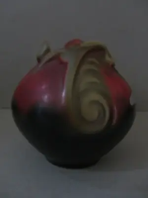 N.V. Porselein- en Tegelfabriek Mosa - 2 kannen en een vaas kopen? Bied vanaf 60!