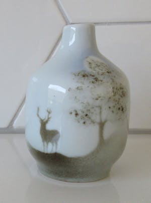 Niet of onleesbaar gesigneerd - Highbank Porseleinen Bibelotte vaasjes met afbeelding Schots winterlandschap kopen? Bied vanaf 1!