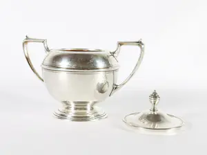 Zilveren ecuelle (dekselpot) en zilveren asbakje kopen? Bied vanaf 140!