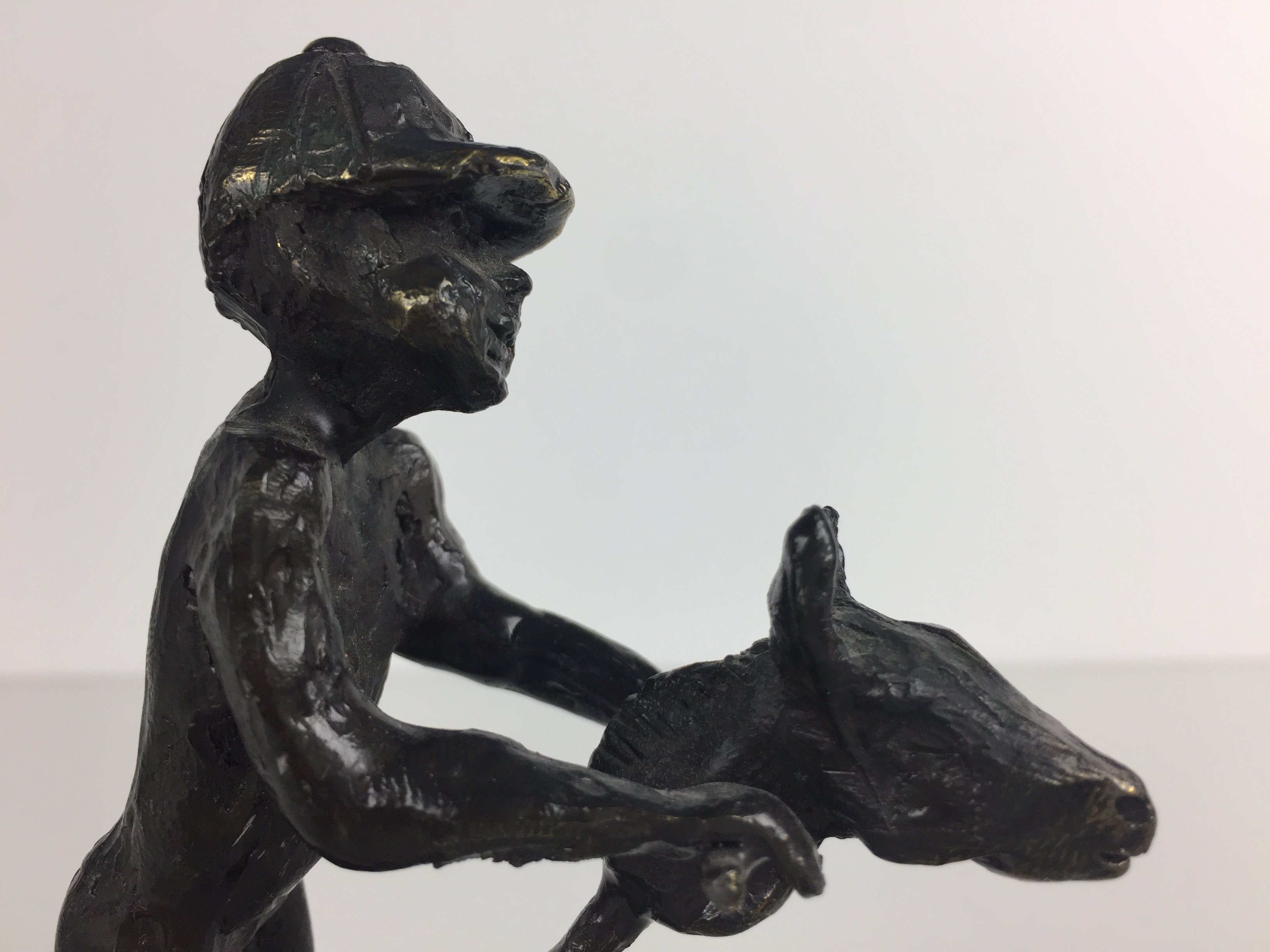 Astrid Veldhuyzen-Koppen - jongetje met speelgoedpaardje kopen? Bied vanaf 69!