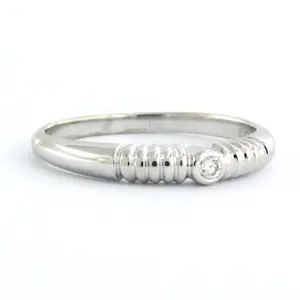 18k witgouden ring bezet met briljant geslepen diamant tot. 0,03ct - F/G - VS/SI kopen? Bied vanaf 165!