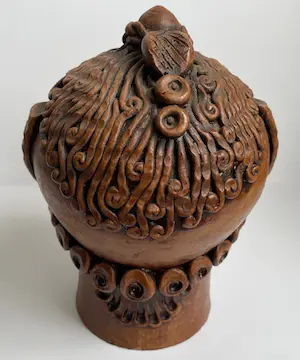 Niet of onleesbaar gesigneerd - Kunst aardewerken fantasie figuur - Volkskunst kopen? Bied vanaf 1!