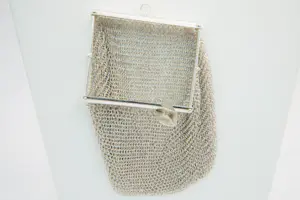 78 - Volledig handgemaakt 2e ghlt zilveren beursje gekeurd met oa. meesterteken kopen? Bied vanaf 110!