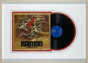 Antoni Tapies - Raimon album: Handgesigneerd door Tapies - Per destruir aquel l'ha desert - Ingelijst kopen? Bied vanaf 1!