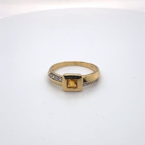 18kt gouden diamanten ring+citrien, maat 58,18,50, 3,70 gr kopen? Bied vanaf 170!