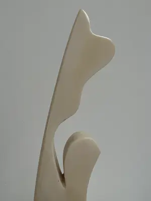 Hil Andringa - kunststof sculptuur | 'zonder titel' kopen? Bied vanaf 1!