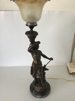 Curiosa - Charles Ruchot. Tafellamp .Smid kopen? Bied vanaf 75!