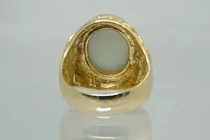 90- Grote mooi bewerkte 18Krt gouden ring met cabuchon geslepen kleursteen kopen? Bied vanaf 650!