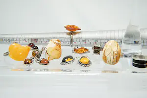 27 - Lot bestaande uit diverse 1e gehalte zilveren oorsieraden en ringen kopen? Bied vanaf 30!