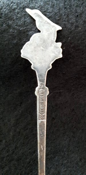 Zilver - D.E. Douwe Egberts verzilverd lepel, Zilveren pincet en nog 10 lepeltjes kopen? Bied vanaf 1!