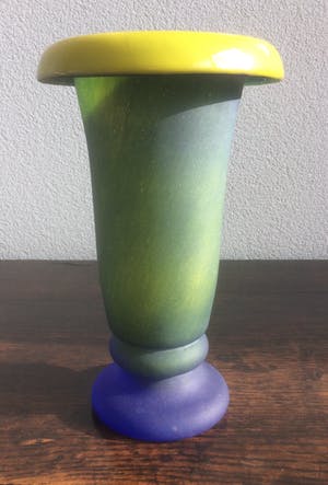 Niet of onleesbaar gesigneerd - GLAZEN VAAS, groen-blauw kopen? Bied vanaf 1!