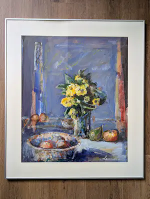 Wil van Leeuwen - STILLEVEN MET GELE BLOEMEN EN VRUCHTEN IN SCHAAL kopen? Bied vanaf 20!