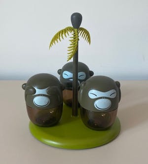Alessi - Condimenten set eiland met drie aapjes - Stefano Giovannoni + Rumiko Takeda kopen? Bied vanaf 1!
