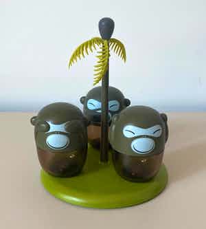 Alessi - Condimenten set eiland met drie aapjes - Stefano Giovannoni + Rumiko Takeda verkocht voor € 1!