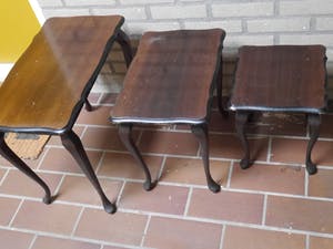 Niet of onleesbaar gesigneerd - 3 bijzettafeltjes in art deco stijl kopen? Bied vanaf 1!