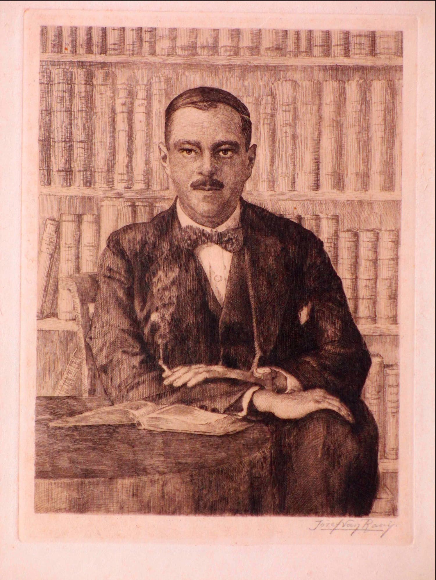 Jozef van Raay - Rokende heer voor boekenkast - Ets verkocht voor € 40!