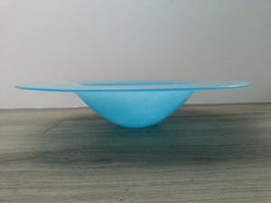 Niet of onleesbaar gesigneerd - Licht blauwe glazen vaas kopen? Bied vanaf 10!