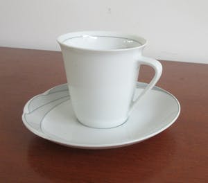 Hutschenreuther - Vijf kop- en schotels Maxim's Paris decor Marquis ontwerp Pierre Cardin kopen? Bied vanaf 25!