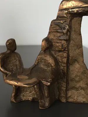 Brons (Onbekend) - Twee personen bij een poort kaufen? Bieten Sie von 29!