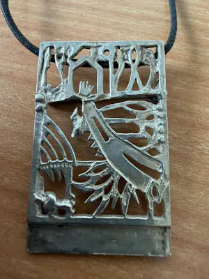 AcheterJeroen Krabbé - Zilveren hanger / broche uit 1999 gesigneerd? Enchérissez de 55!