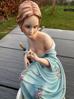 Real Fabbrica Capodimonte - Zittende Dame kopen? Bied vanaf 150!