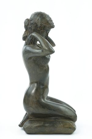 Pierre Chenet - Bronzen beeld van vrouwelijk naakt met halsketting kopen? Bied vanaf 295!