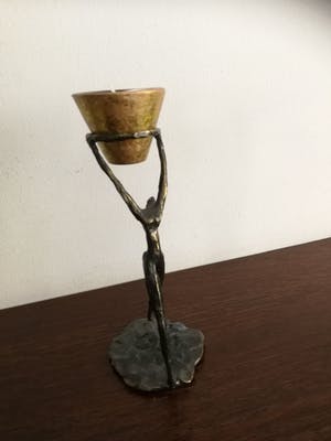 Corry Ammerlaan - Licht brengende vrouw brons kopen? Bied vanaf 1!