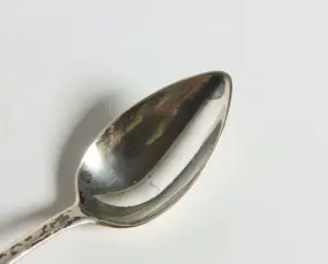 Lot van diverse (2e gehalte) zilveren lepeltjes en suikerschepjes kopen? Bied vanaf 240!