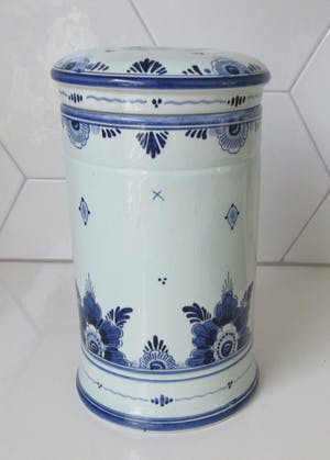 Plateelfabriek Schoonhoven N.V. - Delftsblauwe Hooimeijer Beschuitbus + theebusje Zenith Gouda kopen? Bied vanaf 30!