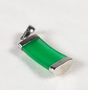 14K Goud - Armband, ring en hanger van witgoud met groene stenen kopen? Bied vanaf 150!