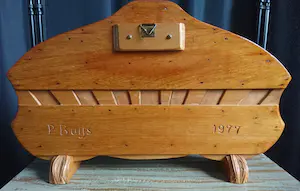 Pieter Buijs - Houten messenblok voor Zeeuwse paeremessen (paardenmessen) kopen? Bied vanaf 1!