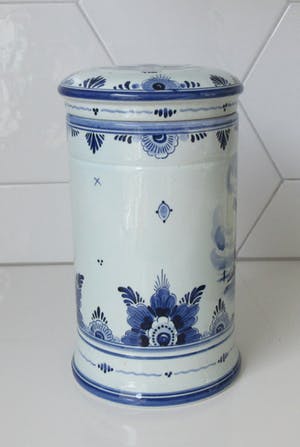 Plateelfabriek Schoonhoven N.V. - Delftsblauwe Hooimeijer Beschuitbus + theebusje Zenith Gouda kopen? Bied vanaf 30!