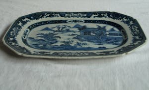 Niet of onleesbaar gesigneerd - Chinees schaaltje van porselein kopen? Bied vanaf 1!