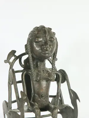 Ashanti - Bronzen beeld, Koningin op troon kopen? Bied vanaf 80!