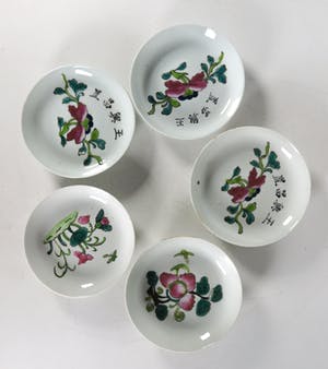 Curiosa - Lot van vijf Chinees porseleinen schaaltjes van rond 1900 kopen? Bied vanaf 1!