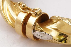 2532 - Elegante 18 karaats gouden gedraaid geblazen armband - hollands keur kopen? Bied vanaf 460!