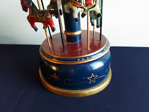 Niet of onleesbaar gesigneerd - Prachtige antieke houten kermis carrousel met muziek kopen? Bied vanaf 1!