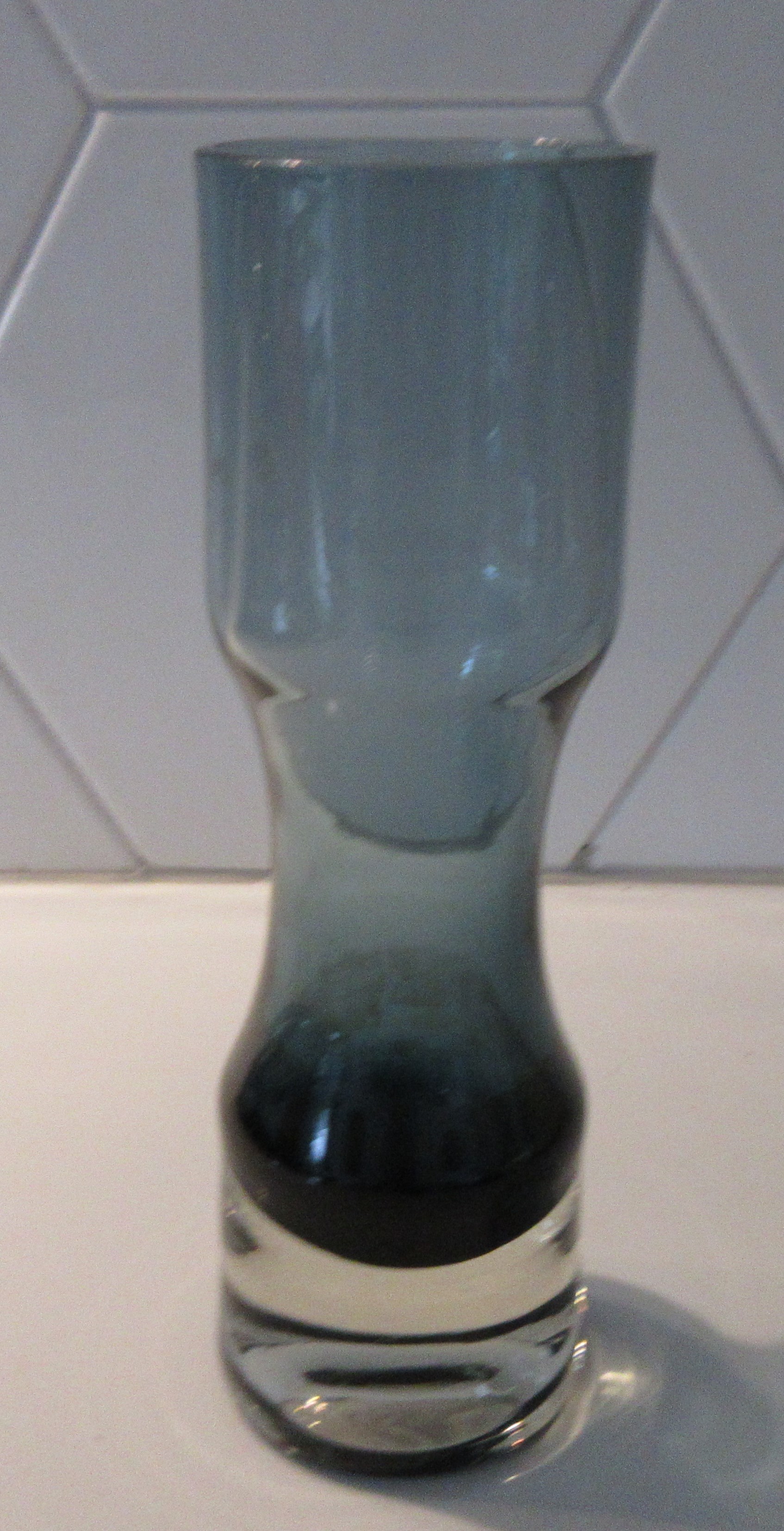 Niet of onleesbaar gesigneerd - Lot van 5 sixties glazen vaasjes kopen? Bied vanaf 1!