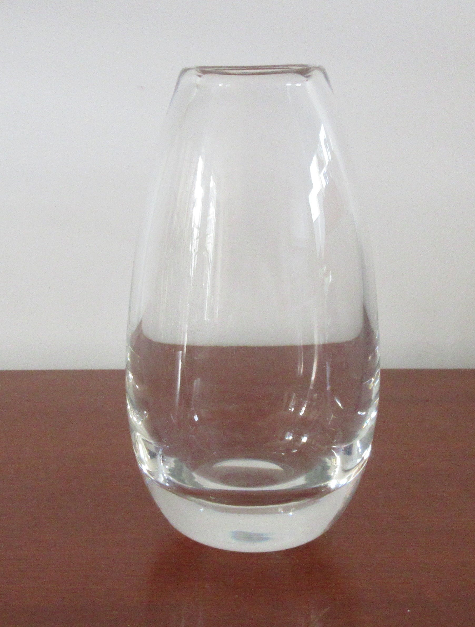 Floris Meydam - Glasfabriek Leerdam - Blank glazen vaasje uit 1954 verkocht voor € 23!