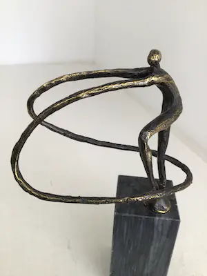 Corry Ammerlaan - Sculptuur “ IN BEWEGING “ kopen? Bied vanaf 1!