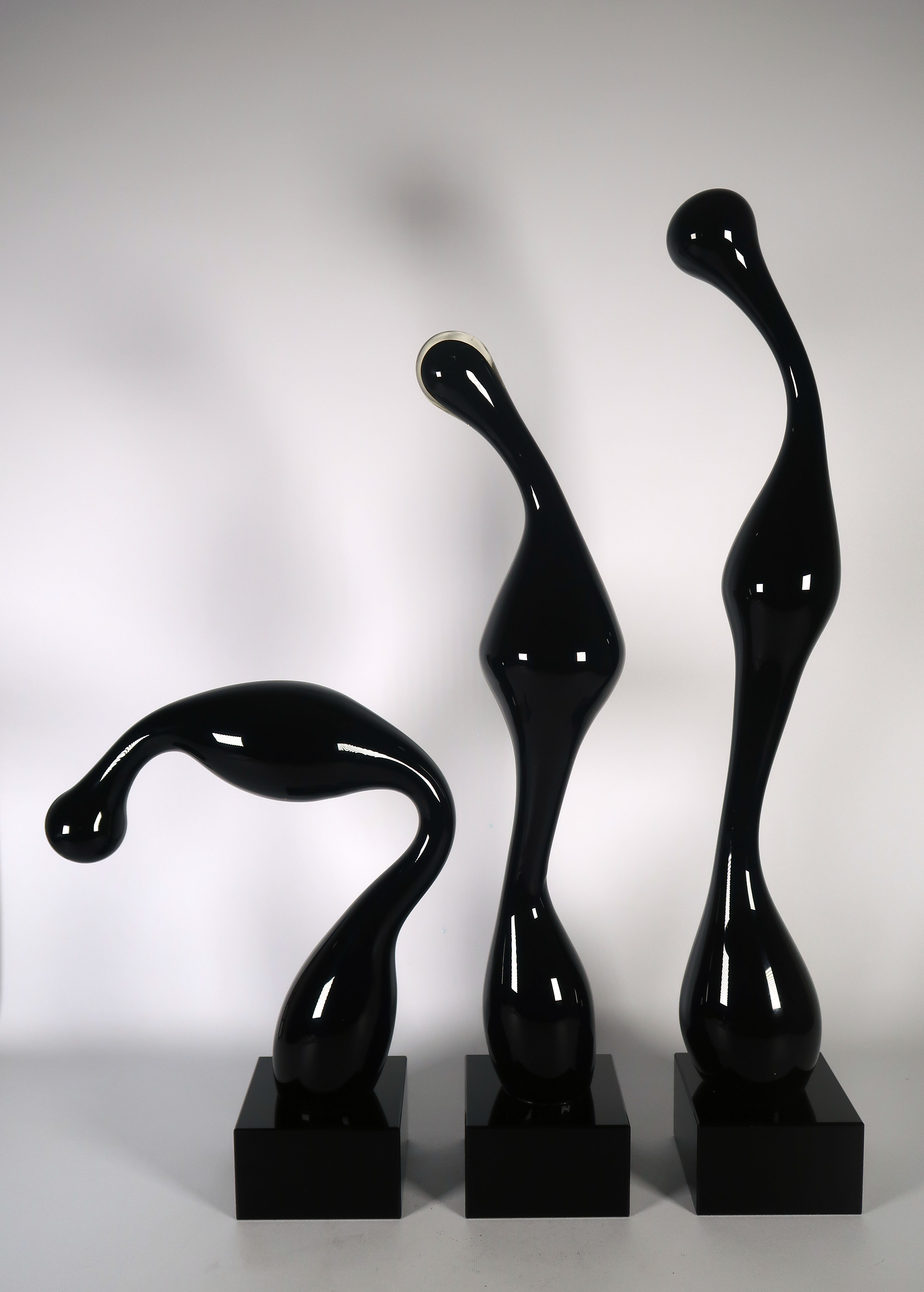 Viz Glass - Glas, Drie zwarte vrouwfiguren verkocht voor € 100!