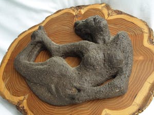 Klaas Pijlman - Liggend naakt – Chamotte / Aardewerk op hout – ca 1979 kopen? Bied vanaf 50!