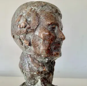 Tony van de Vorst - Portret buste kopen? Bied vanaf 450!