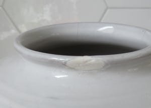 Faience- en Tegelfabriek Westraven - Chanor Wandtegel - witte vaas - witte planter - Koos van der Sluys kopen? Bied vanaf 1!