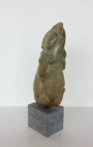 Monica van Dael - Sculptuur van natuursteen, Vrouwentorso kopen? Bied vanaf 400!