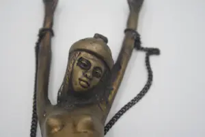 Niet of onleesbaar gesigneerd - Beautiful Large Bronze Slave Sculpture (20e eeuw) kopen? Bied vanaf 1!