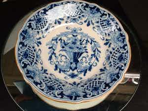 Koninklijke Tichelaar Makkum - Groot blauw wit handbeschilderd wandbord. verkocht voor € 1!