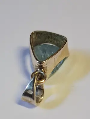 Nieuw  van nature lichtblauw  aquamarijn hanger is gezet in massief 925 Zilver. kopen? Bied vanaf 75!