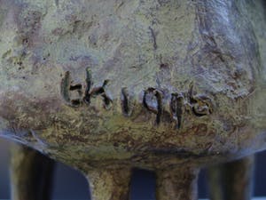 Tjikkie Kreuger - Brons voor DNB kopen? Bied vanaf 375!