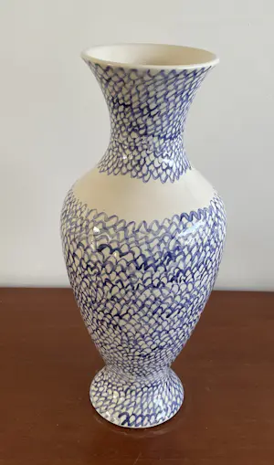 Erna Anema - Handbeschilderde blauw witte aardewerken vaas - Stadsspelen 2006 kopen? Bied vanaf 95!